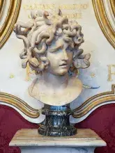 Medusa en un busto creado por Bernini