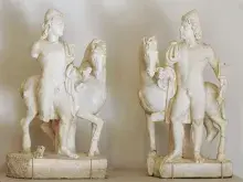 Estatuas de Cástor y Pólux