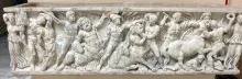 Sarcófago romano con una centauromaquia 