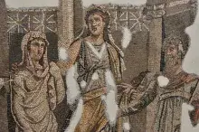 Clitemnestra, Ifigenia y Agamenón en un fresco romano
