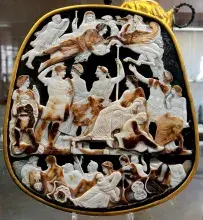 El camaeo de Francia con el emperador Tiberio