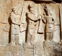 El dios del sol Mitra en un relieve persa