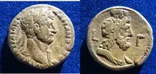 Moneda de Alejandría con imagen del dios Serapis