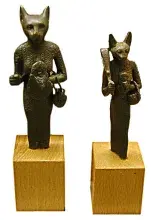 Esculturas de la diosa Bastet, la diosa gata de la mitología egipcia