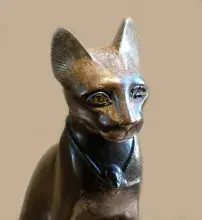 Escultura de la diosa Bastet, la diosa gata de la mitología egipcia