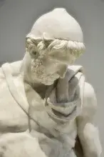 Escultura de Odiseo, el héroe que sobrevivió al ataque de Escila