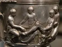 Los aqueos intentan sanar la herida de Filoctetes