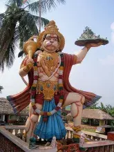 Hanuman, el dios mono hindú de la fuerza en una escultura