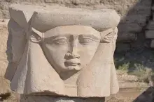 Capitel de Hathor diosa egipcia del amor