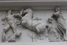 El dios Helios representado en el altar de Pérgamo