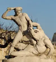 Teseo y el minotauro en una escultura de los Jardines de las Tullerías en París