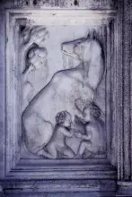 La loba Capitolina con Rómulo y Remo