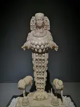 Escultura que se cree copia de la que se veneraba en el Templo de Artemisa en Éfeso
