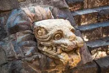 Cabeza de Quetzalcóatl en Teotihuacán